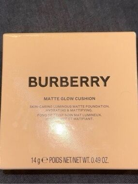 Burberry Cushion Foundation - Fair Cool (20)